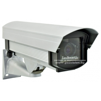 Употребявана аналогова камера VIDO AU-CC422S: 420 TV линии, в комплект с варифокален обектив 3-8 mm с автоматичен ирис, кожух със стойка и козирка